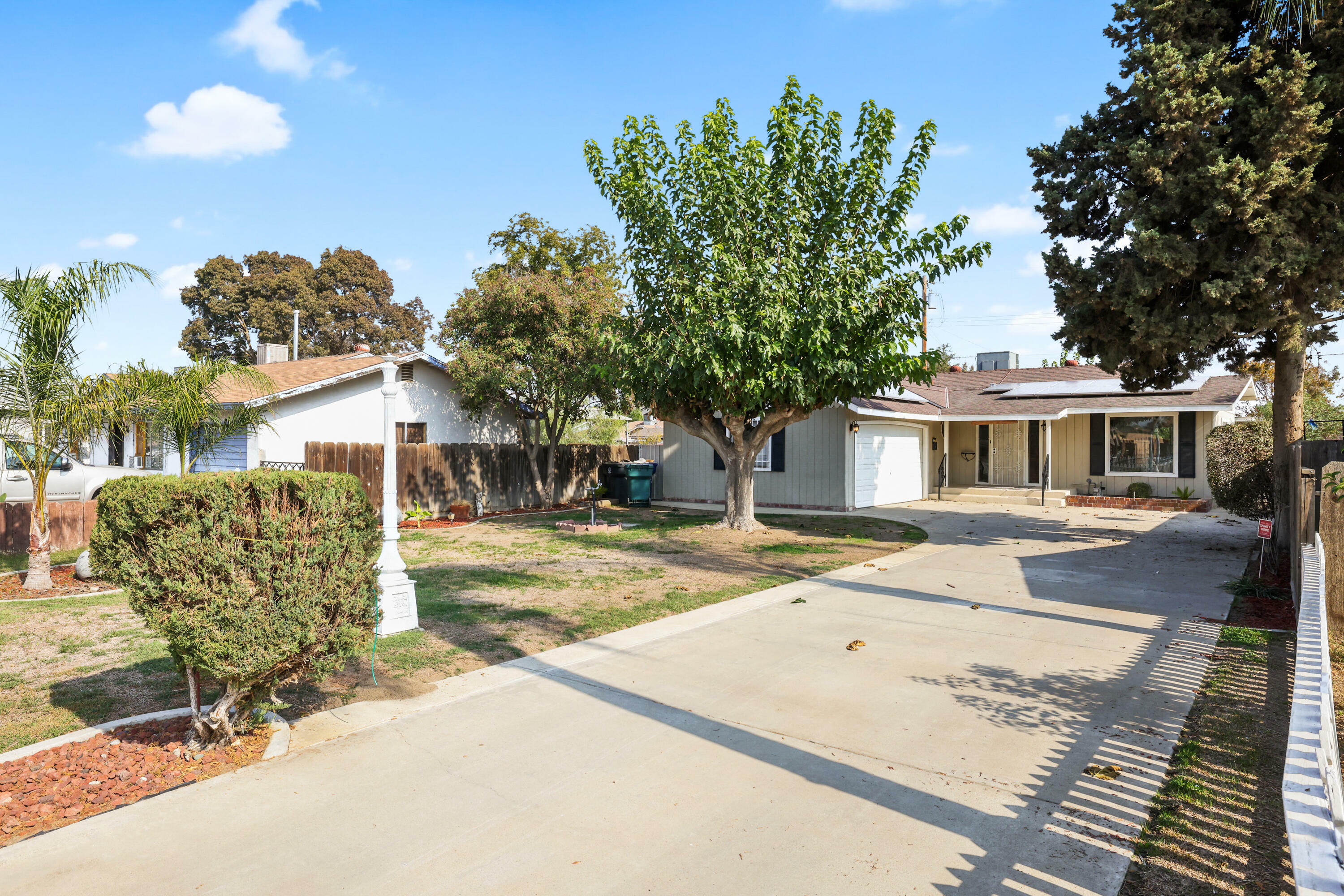 Property Photo:  334 N California Street  CA 93274 