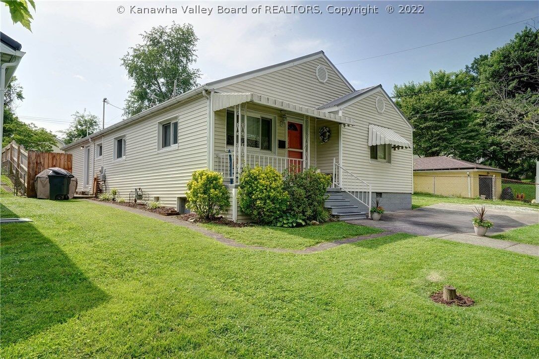 Property Photo:  832 Sutherland Drive  WV 25177 