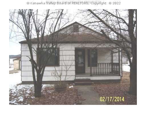 Property Photo: 410 Park St WV 25177