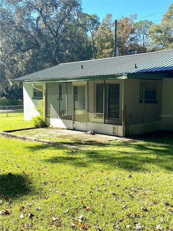 Property Photo:  811 SE 30th Avenue  FL 34471 