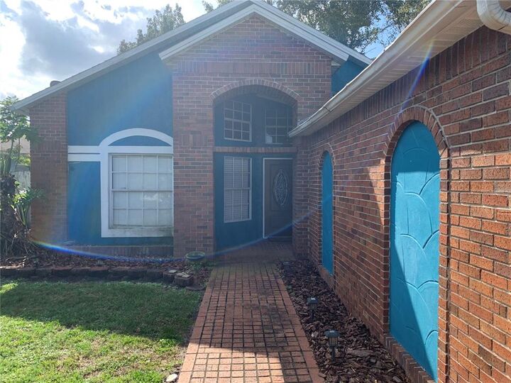 Property Photo: 9852 Flynt Circle FL 32825