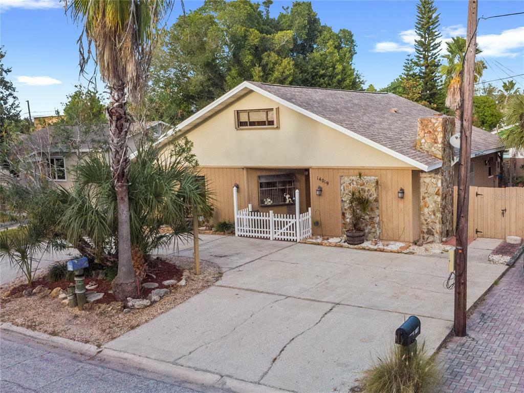 Property Photo: 14019 W Parsley Drive FL 33708