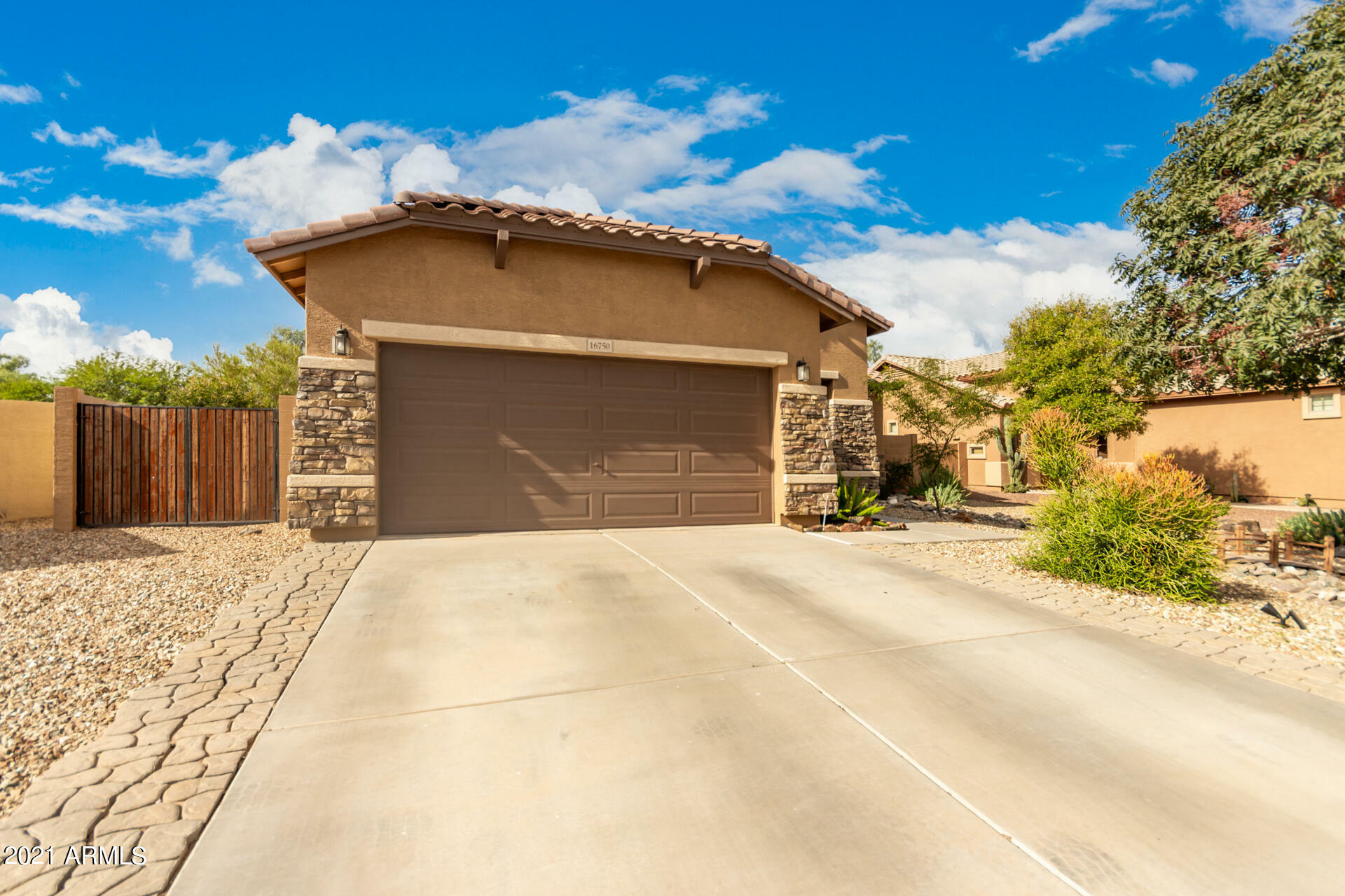 Property Photo:  16750 N Palo Rojo Road  AZ 85138 