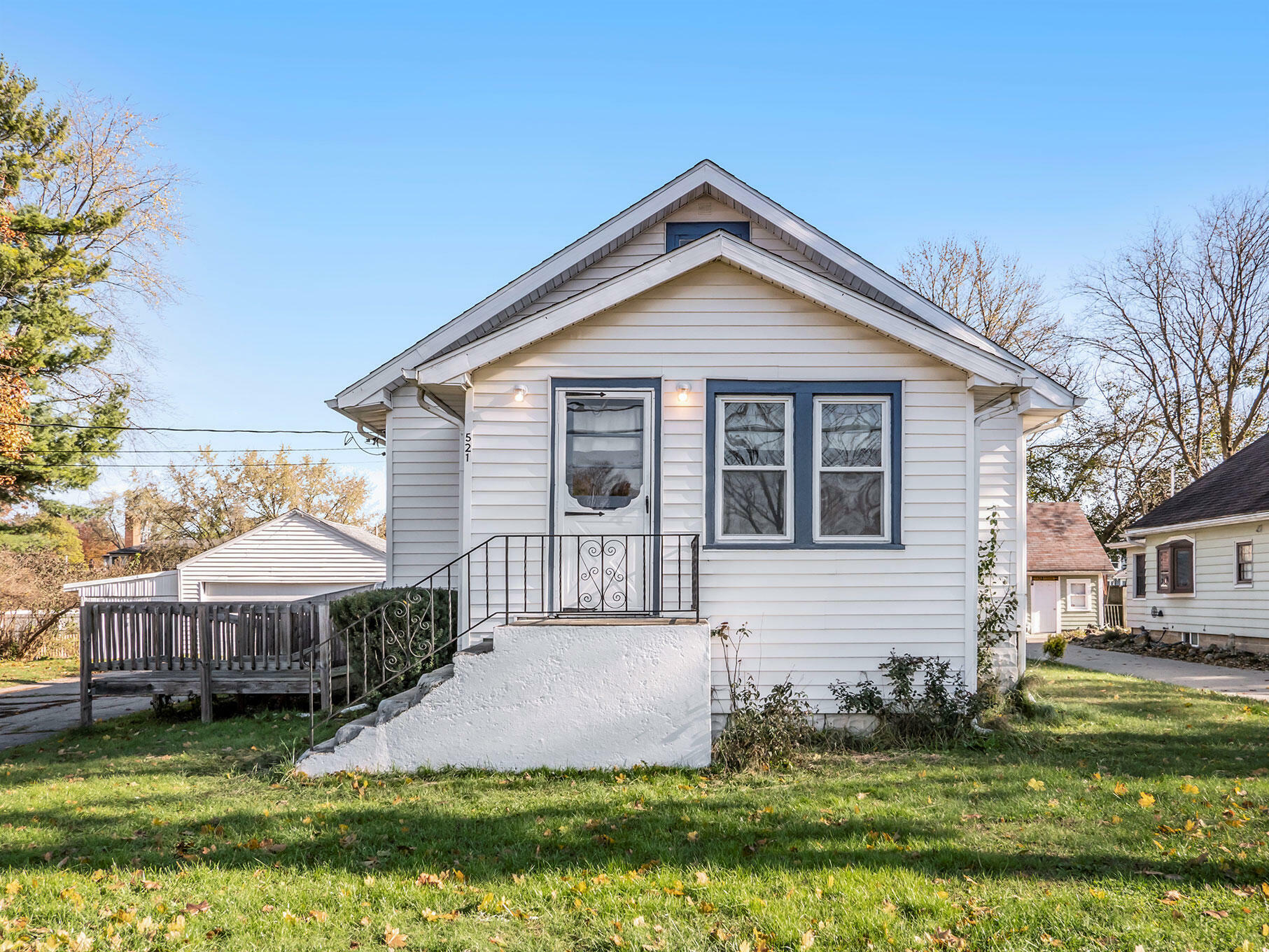 Property Photo:  521 18th Street  MI 49203 