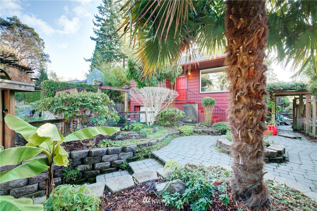 Property Photo:  4131 SW Webster Street  WA 98136 