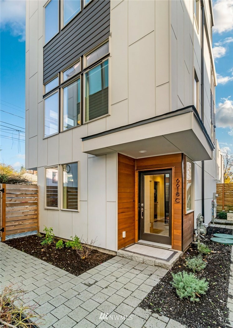 Property Photo:  6618 Carleton Avenue S C  WA 98108 