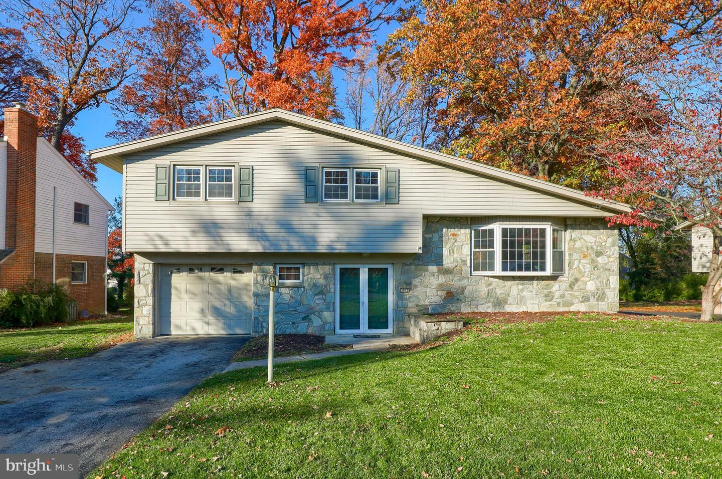 Property Photo: 3075 Essex Place PA 17601