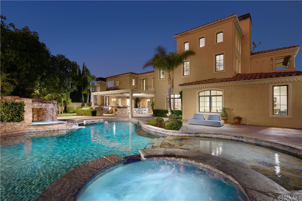 Property Photo: 24 Morning Light CA 92657