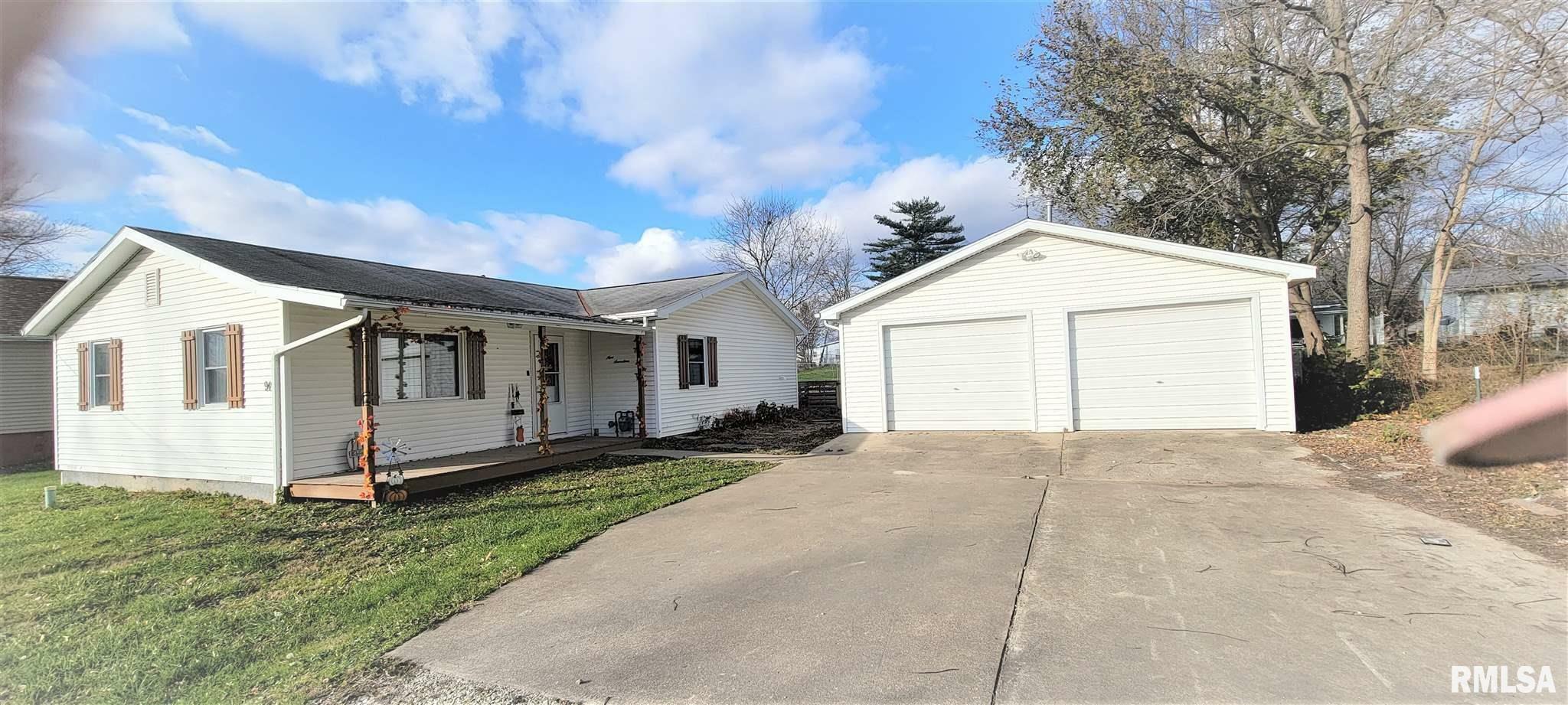 Property Photo:  917 W Locust  IL 61520 