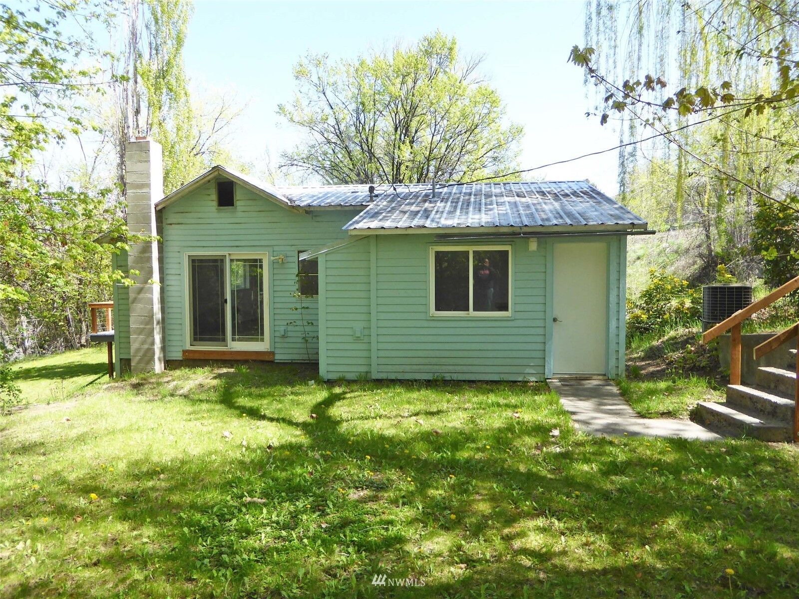 Property Photo: 133 Front Street N WA 99124