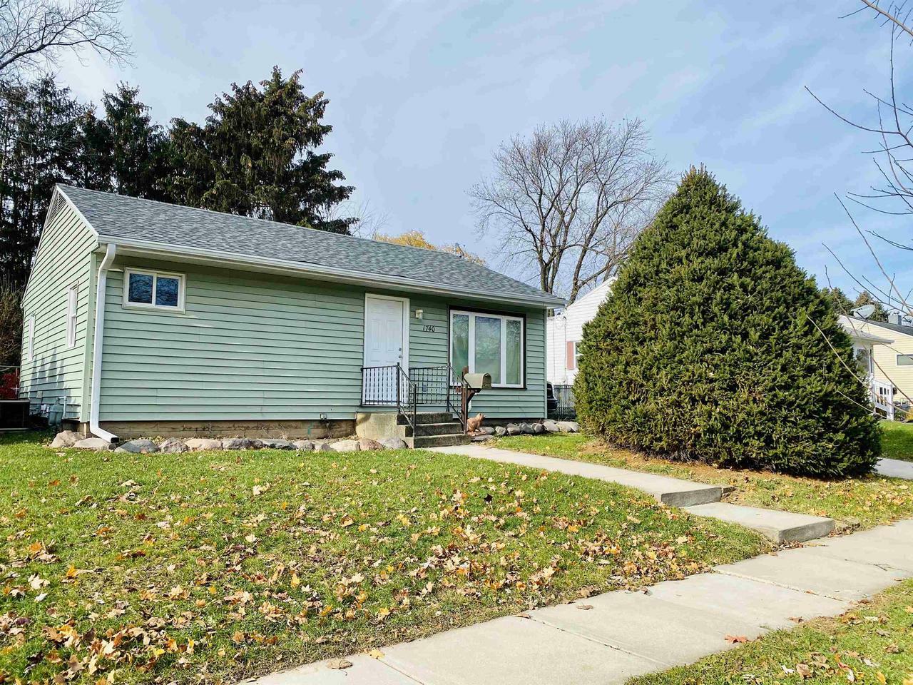 Property Photo:  1740 Cleveland St  WI 53511 