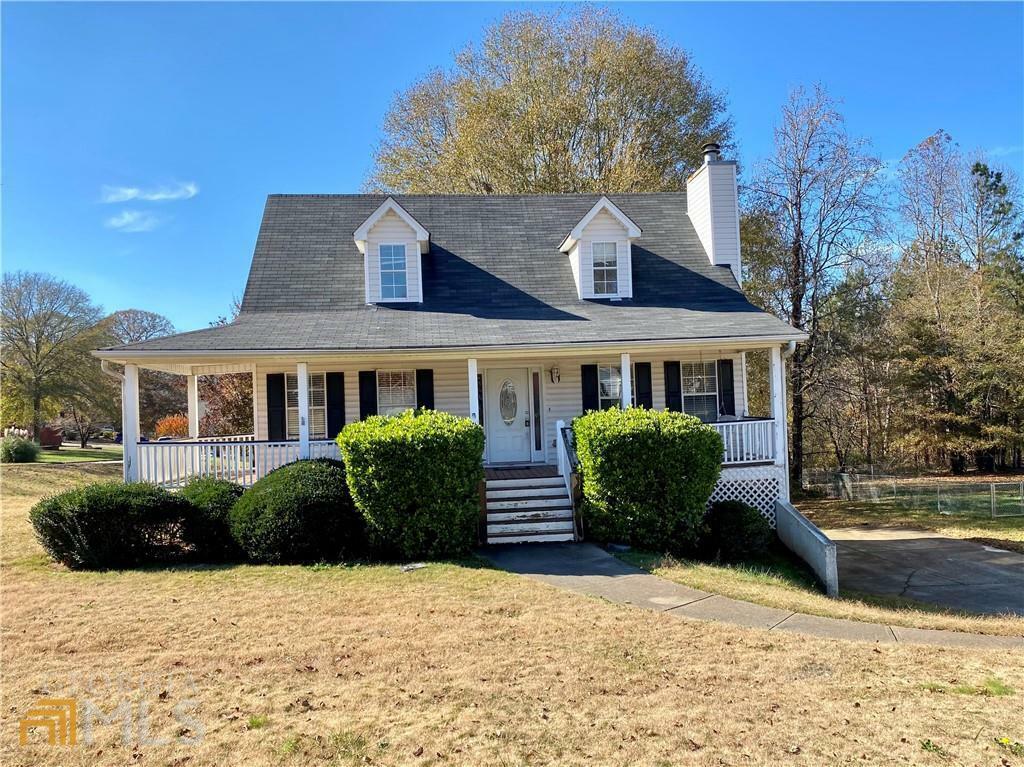 Property Photo: 400 N Lost Lake Cove GA 30180
