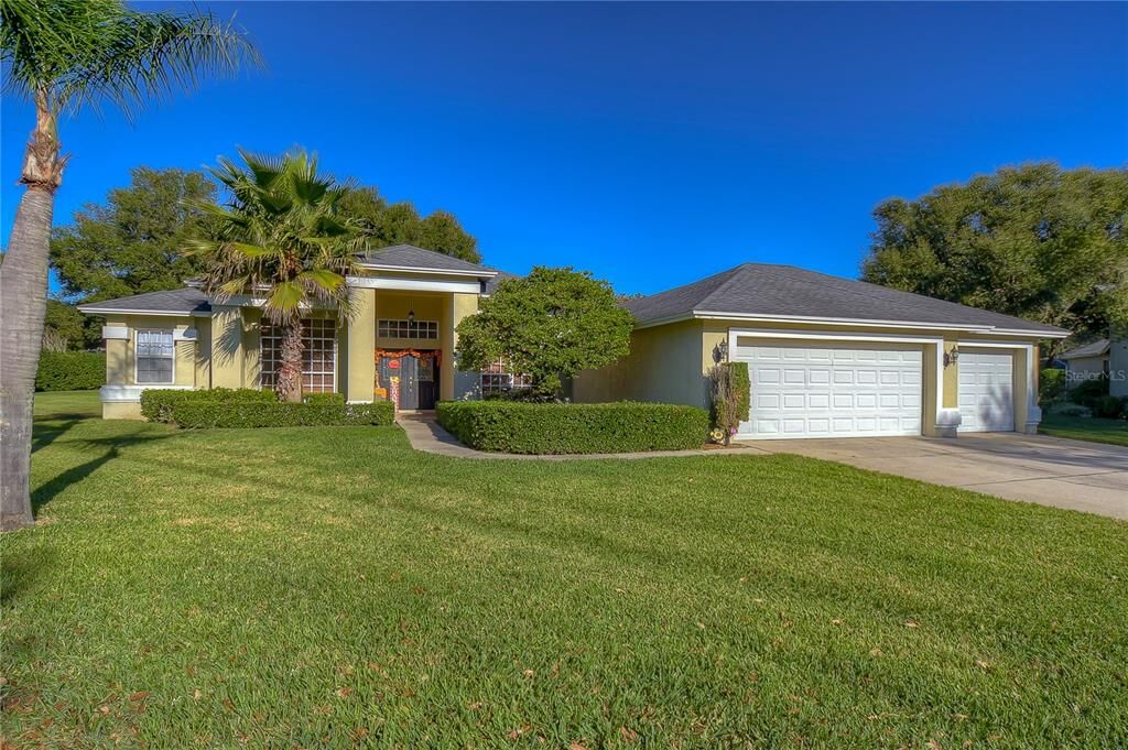 Property Photo:  4901 Breyer Wood Court  FL 33596 
