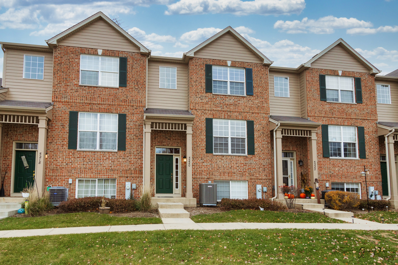 Property Photo:  5220 Cobblers Xing 22-3  IL 60050 