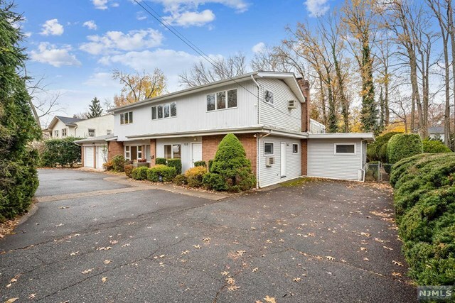 Property Photo:  135 Knickerbocker Road  NJ 07626 