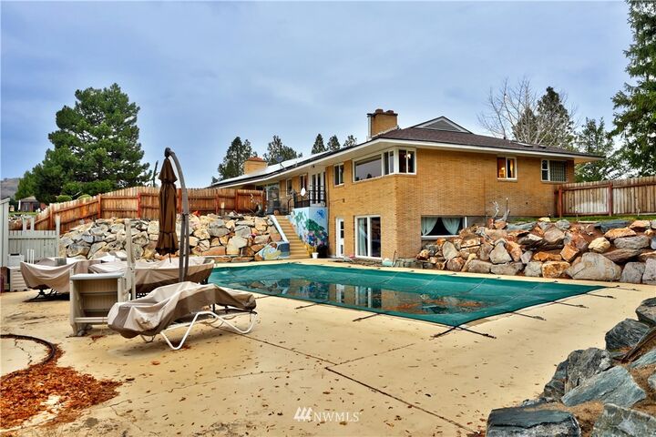 Property Photo: 736 W Ridge Drive WA 98841