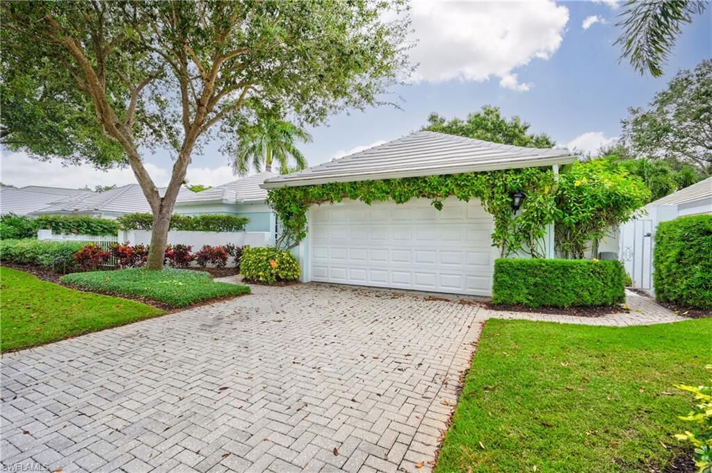 Property Photo:  7006 Rue De Marquis  FL 34108 