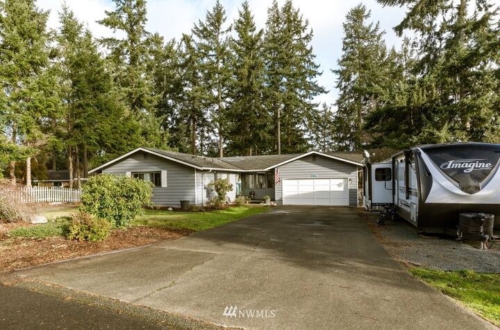 Property Photo:  1566 Links Way  WA 98277 