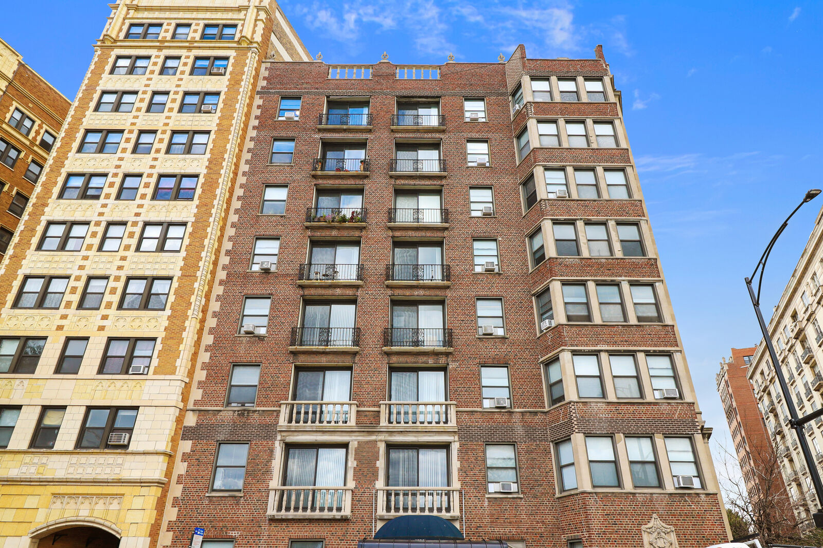 Property Photo:  3330 N Lake Shore Drive 4F  IL 60657 