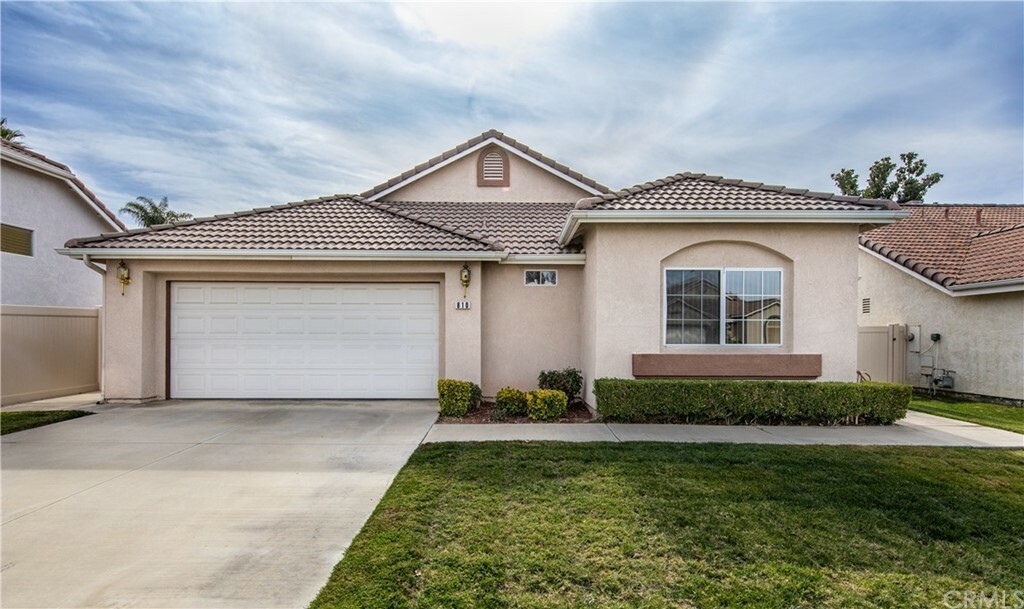 Property Photo:  810 Perla Court  CA 92583 