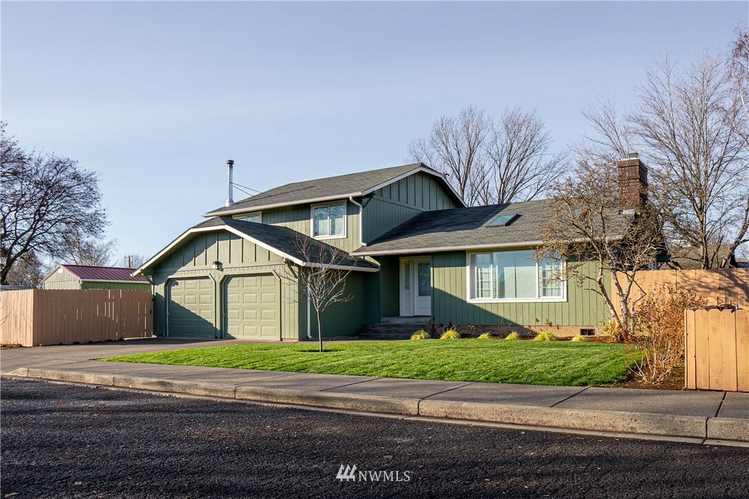 Property Photo:  490 Shick Street  WA 99362 