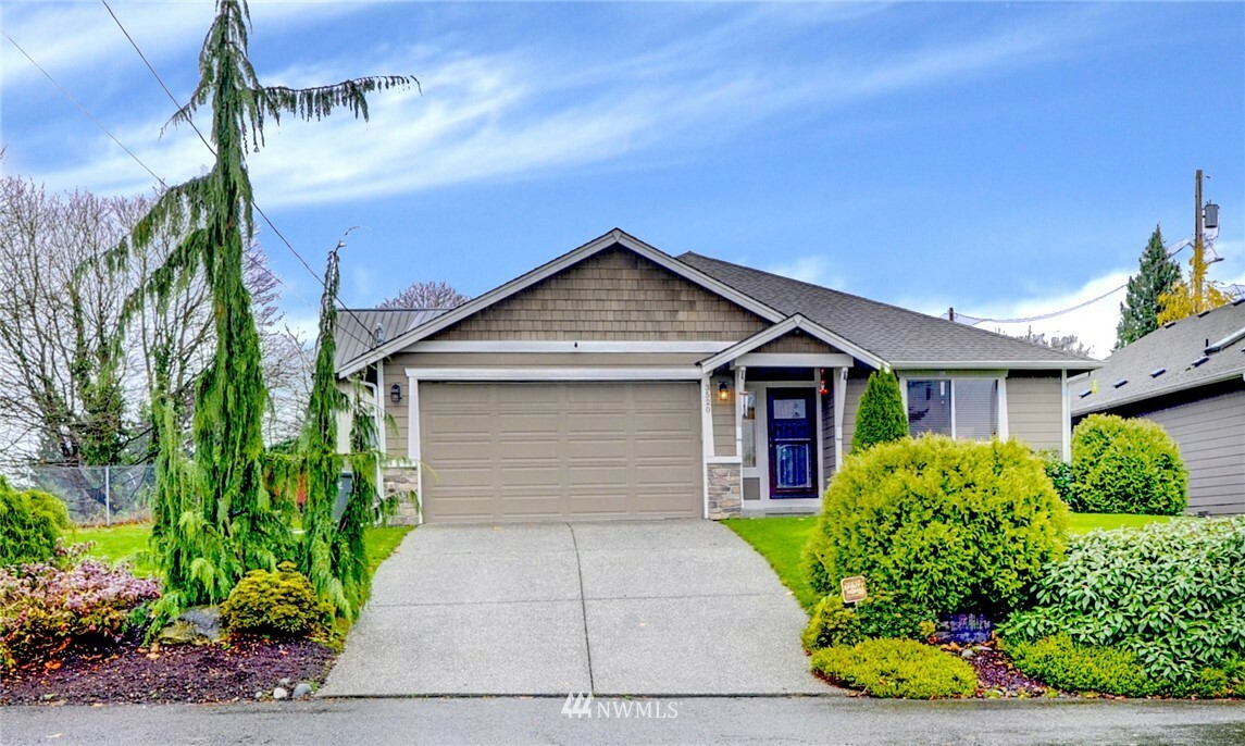 Property Photo:  3520 19th Street  WA 98201 