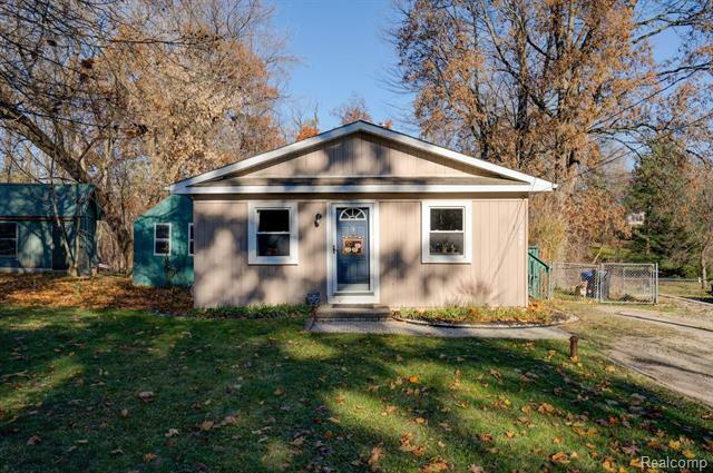 Property Photo:  11497 Norway Drive  MI 48353 