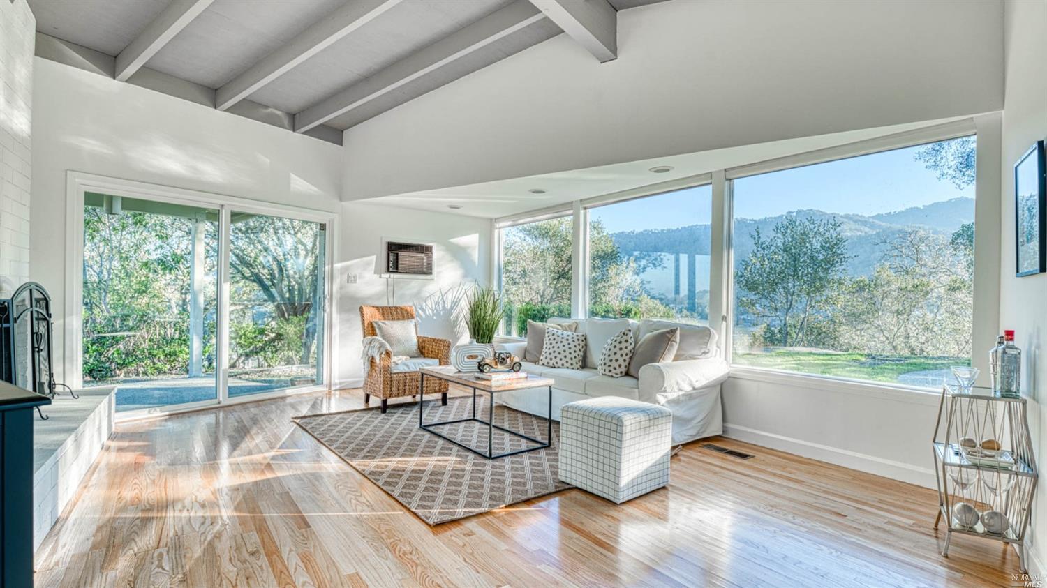 Property Photo: 39 Eagle Drive CA 94949