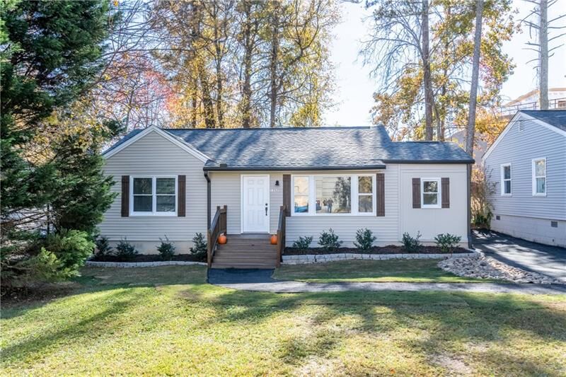 Property Photo:  1352 Banberry Road SE  GA 30067 