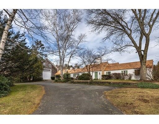 Property Photo:  5 Herrick Rd  MA 01921