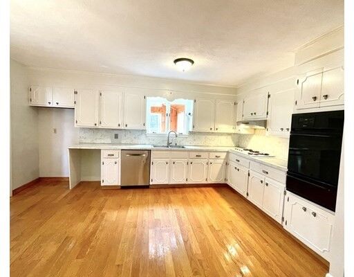 Property Photo:  16 Lafayette  Ln  MA 02056 