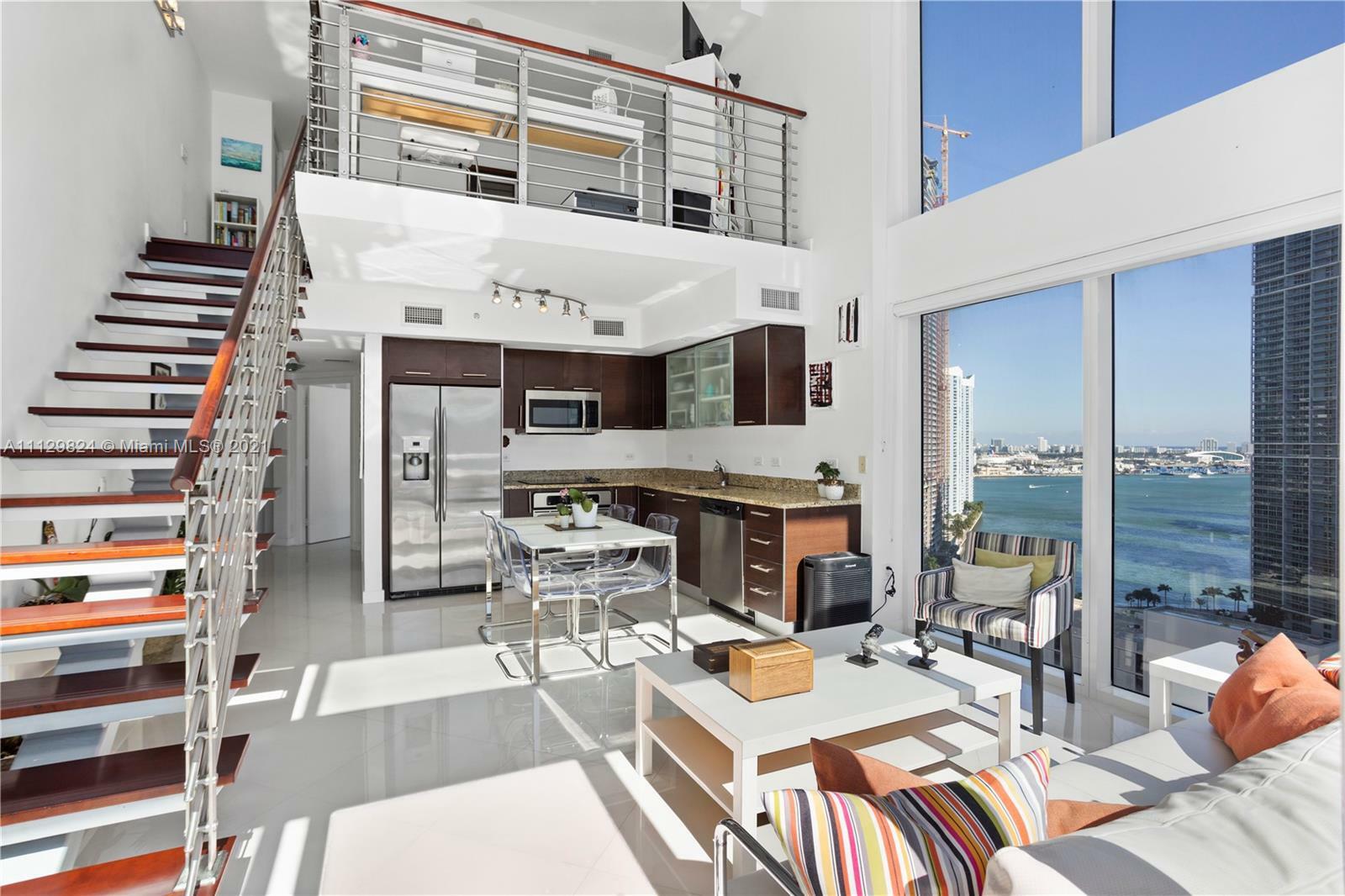 Property Photo: 41 SE 5th St 1402 FL 33131
