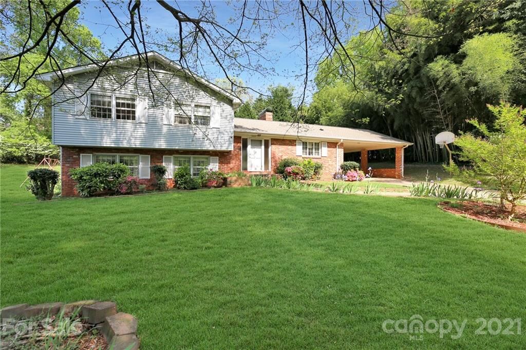 Property Photo:  1412 Byerly Court  NC 28209 