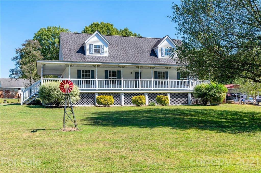 Property Photo: 1224 Rustic Lane NC 28027