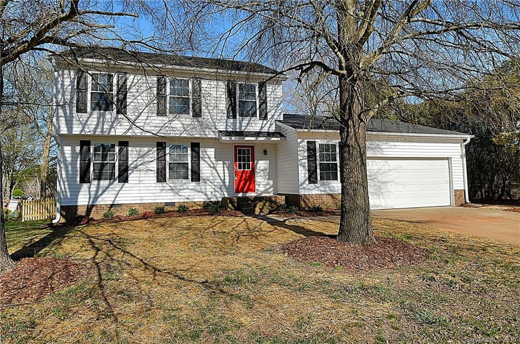 Property Photo:  2243 Flint Glenn Lane  NC 28262 