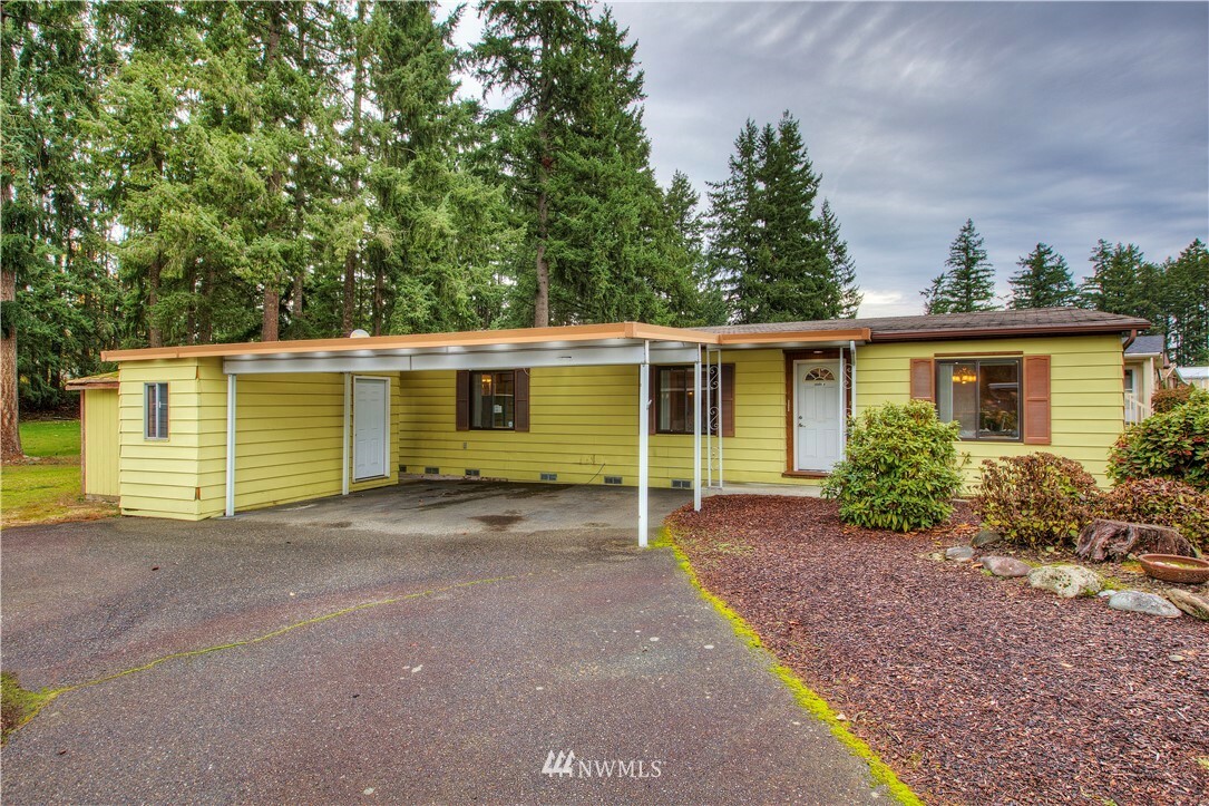 Property Photo:  10009 191st Street E  WA 98375 