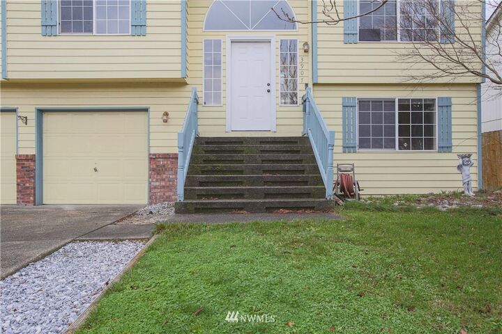 Property Photo: 3907 230th Street Ct E WA 98387