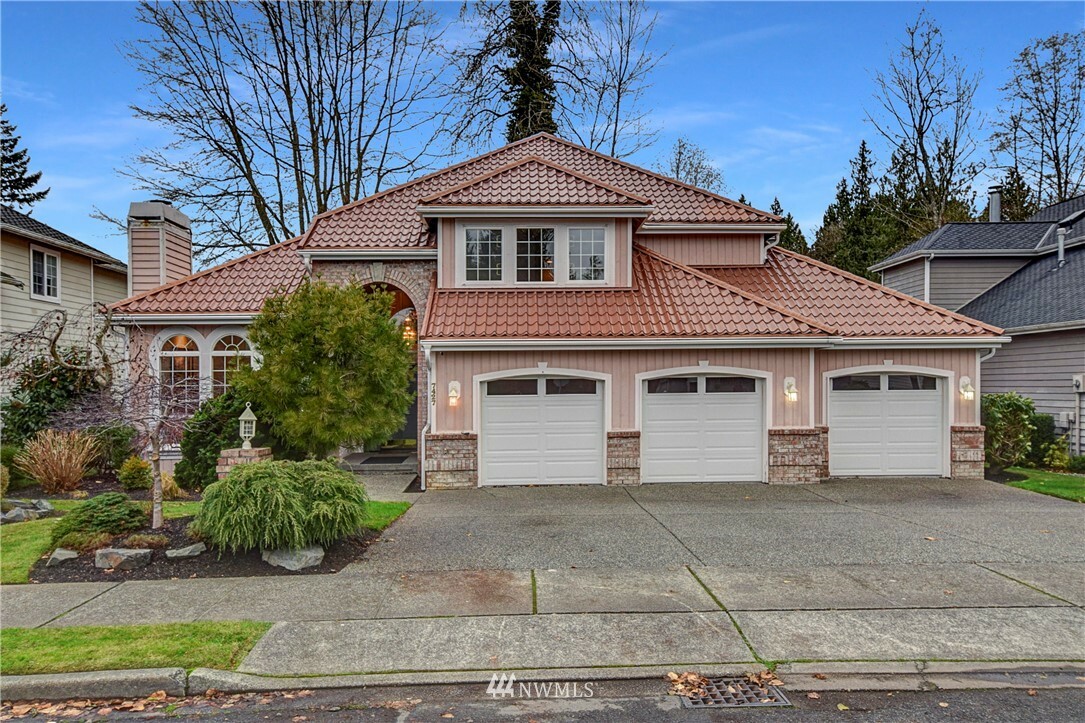 Property Photo:  7427 W Country Club Dr  WA 98223 