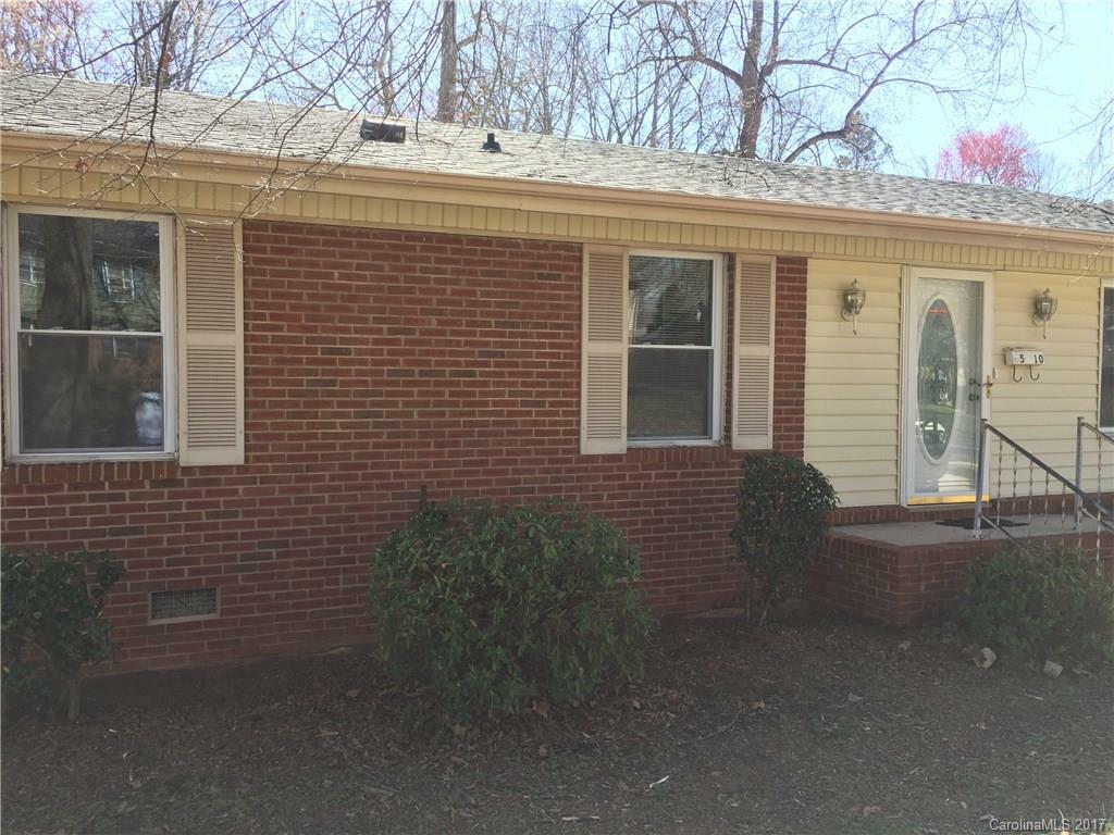 Property Photo: 6510 Covecreek Drive NC 28215