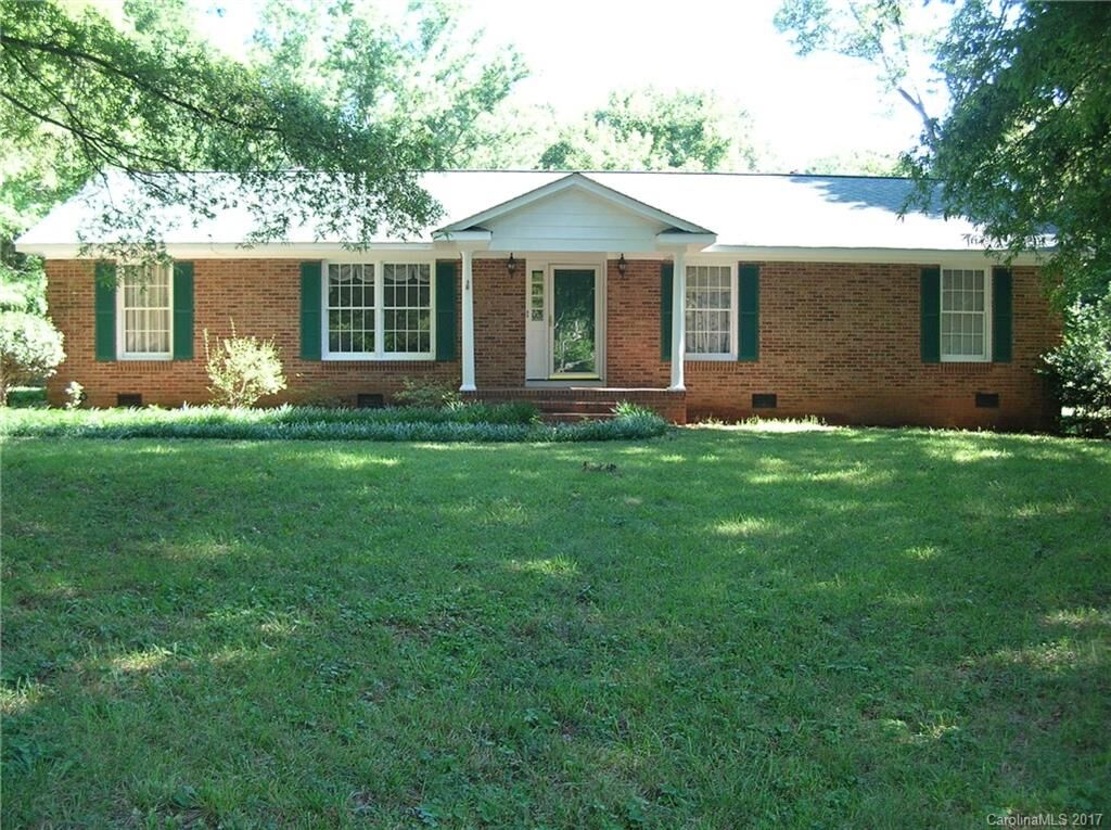 Property Photo: 5509 Barnsdale Lane NC 28227