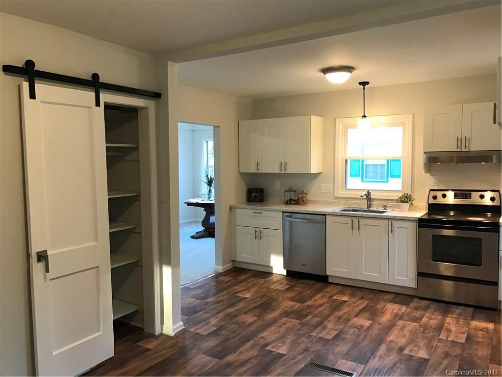 Property Photo: 2601 Brentwood Place NC 28208