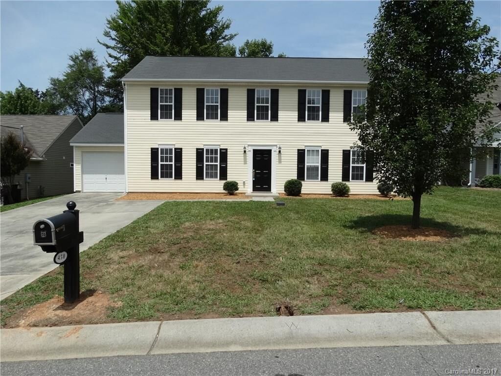 Property Photo: 450 Riverglen Drive NC 28027
