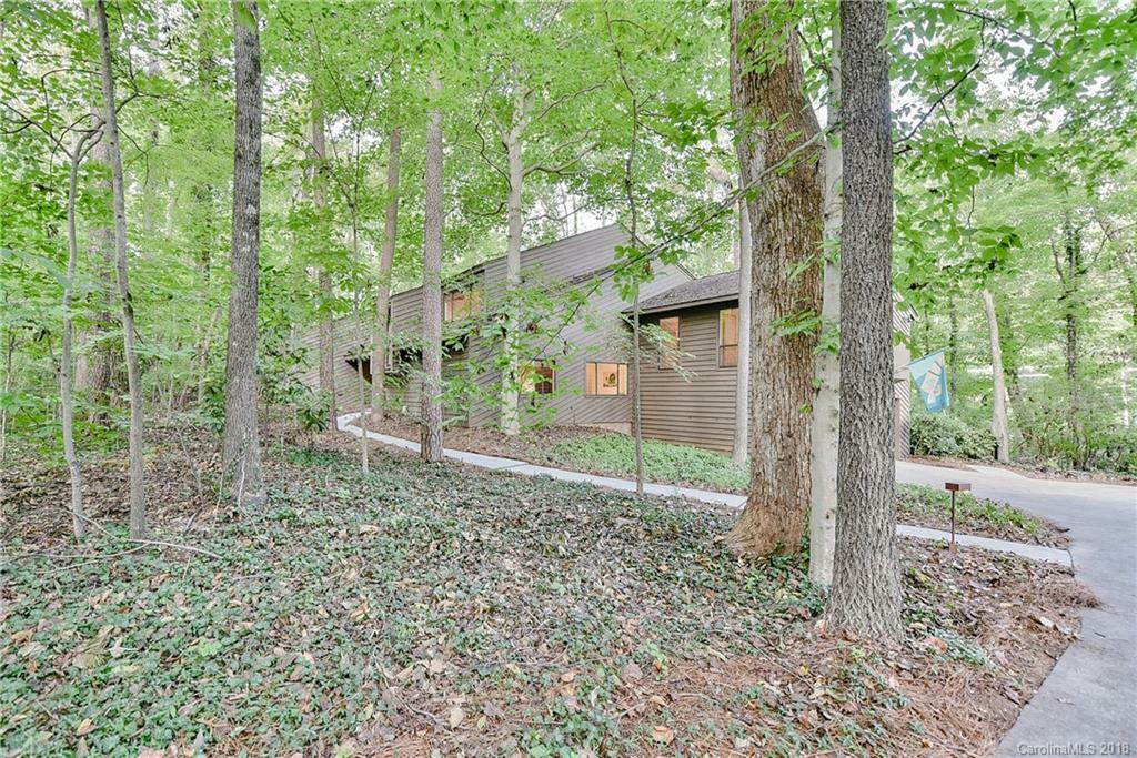 Property Photo: 4013 Columbine Circle NC 28211