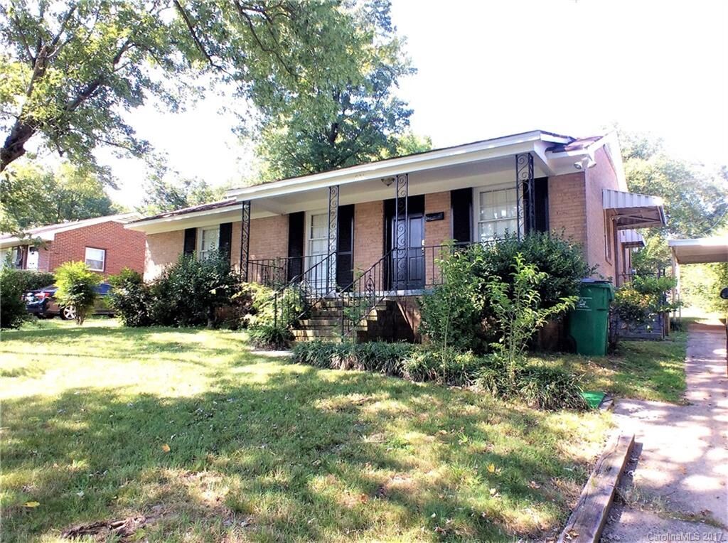 Property Photo: 823 Yuma Street NC 28213