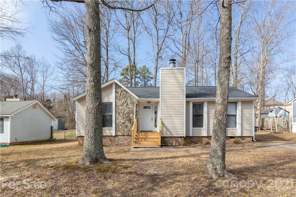 Property Photo:  8301 Gera Emma Drive  NC 28215 