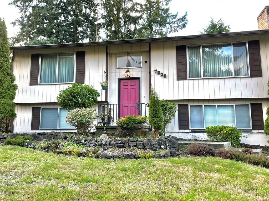 Property Photo:  7839 Husky Way SE  WA 98503 