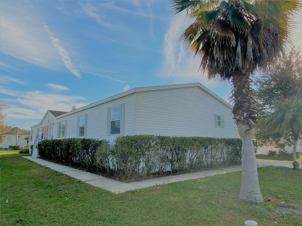 Property Photo:  304 Morgan Way  FL 34758 