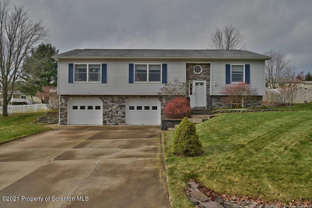 Property Photo:  5 Debbie Drive  PA 18657 