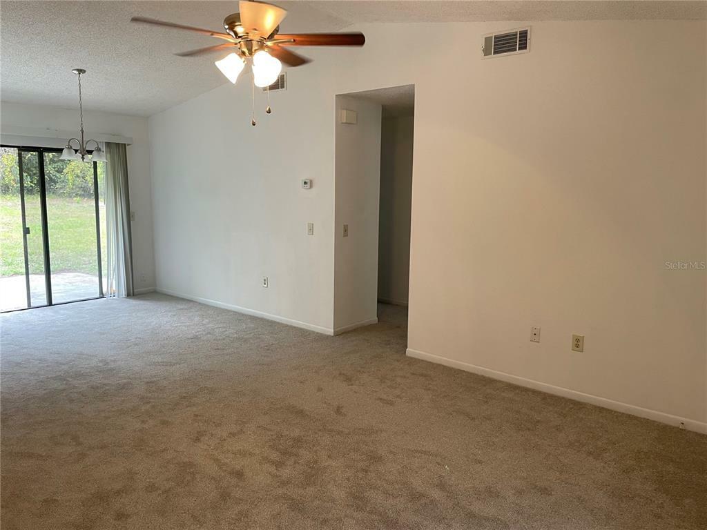 Property Photo:  223 E Gardenia Drive  FL 32763 