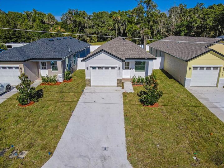Property Photo: 1411 Johnson Street FL 32726